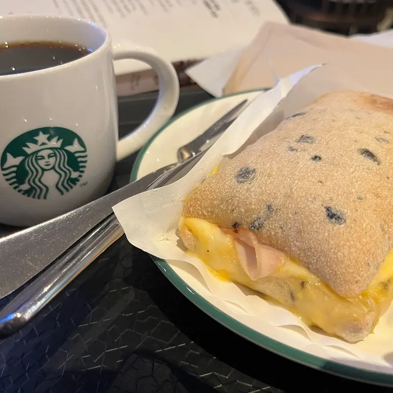 샌드위치와 커피