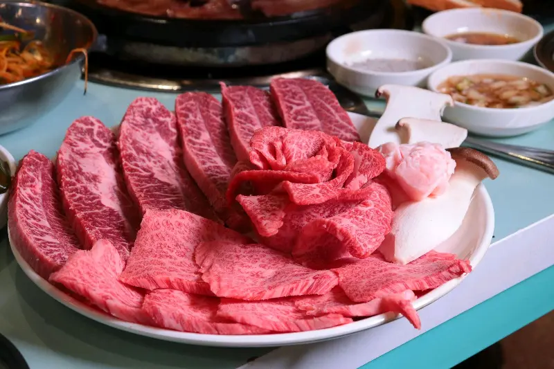 보기만 해도 군침이 도는 한우 한 상 차림