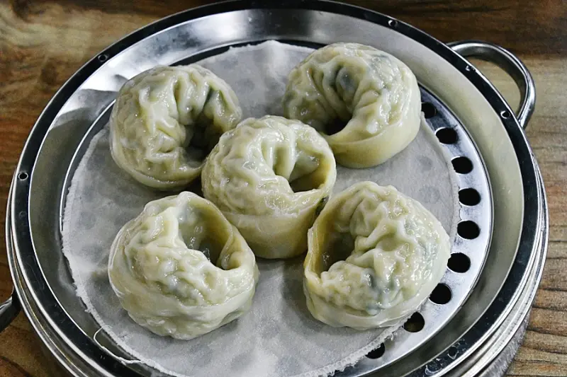 윤기가 흐르는 만두