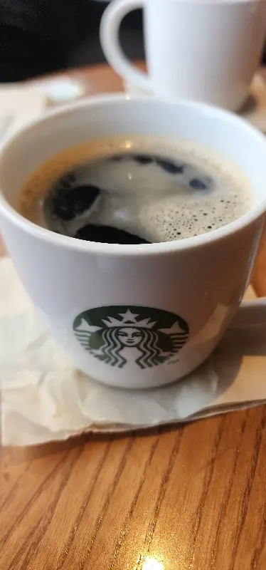 따뜻한 오늘의 커피