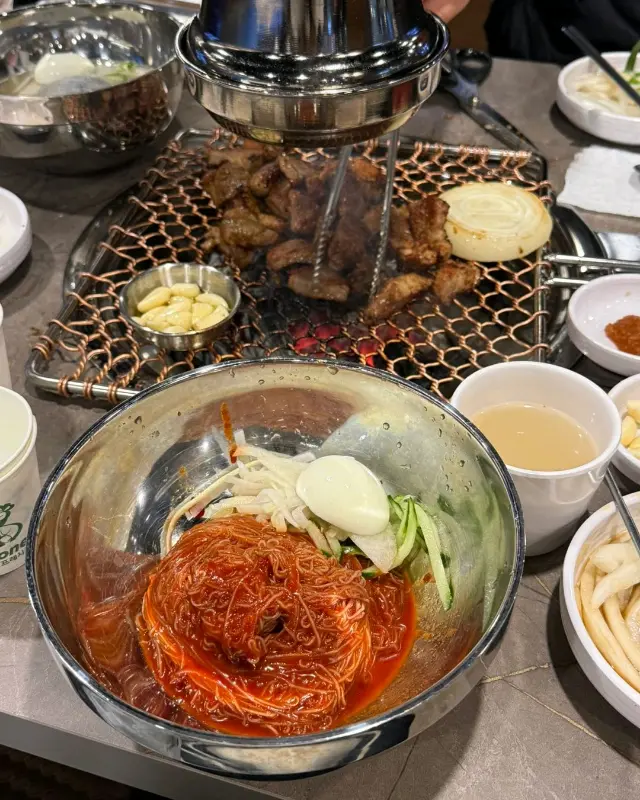 비빔냉면