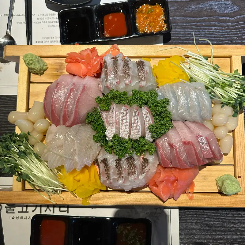 싱싱한 숙성회 한 상차림