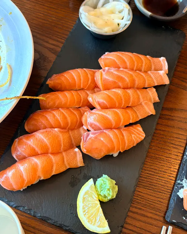 신선함이 느껴지는 연어초밥