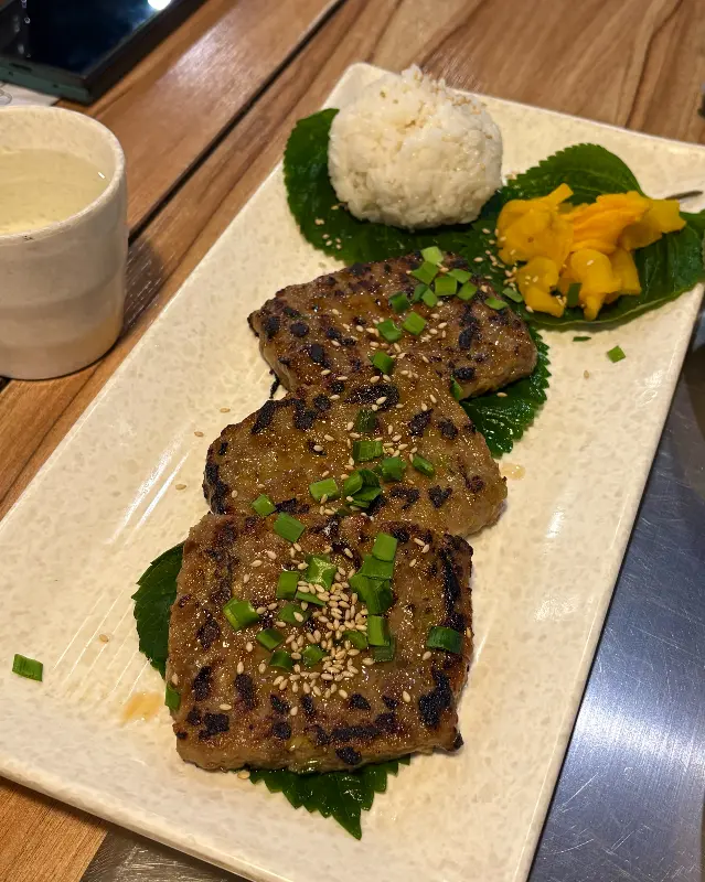 장어 떡갈비와 밥 한 공기