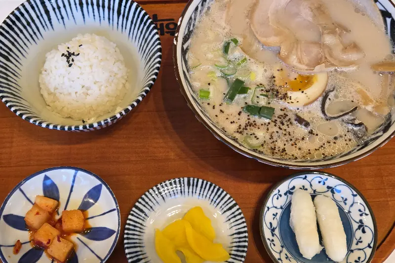 돈코츠 라멘 정식