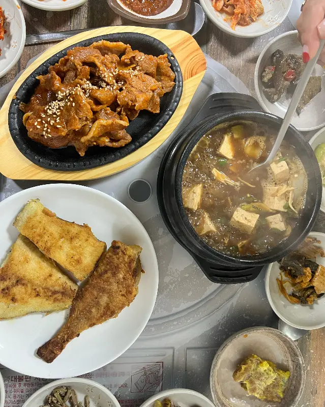 해내리식당 내부