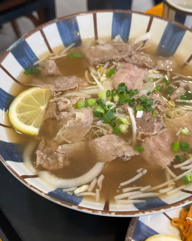 차돌양지 쌀국수의 모습