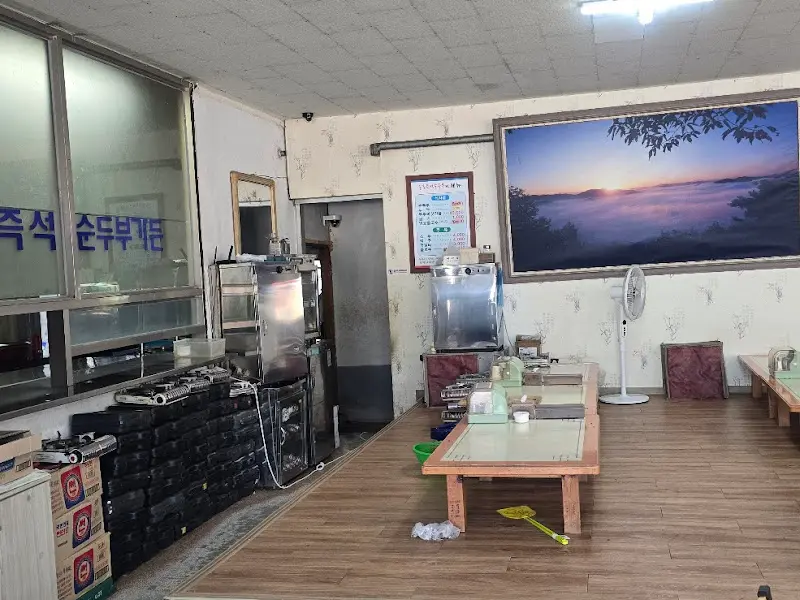 식당 내부 풍경 2