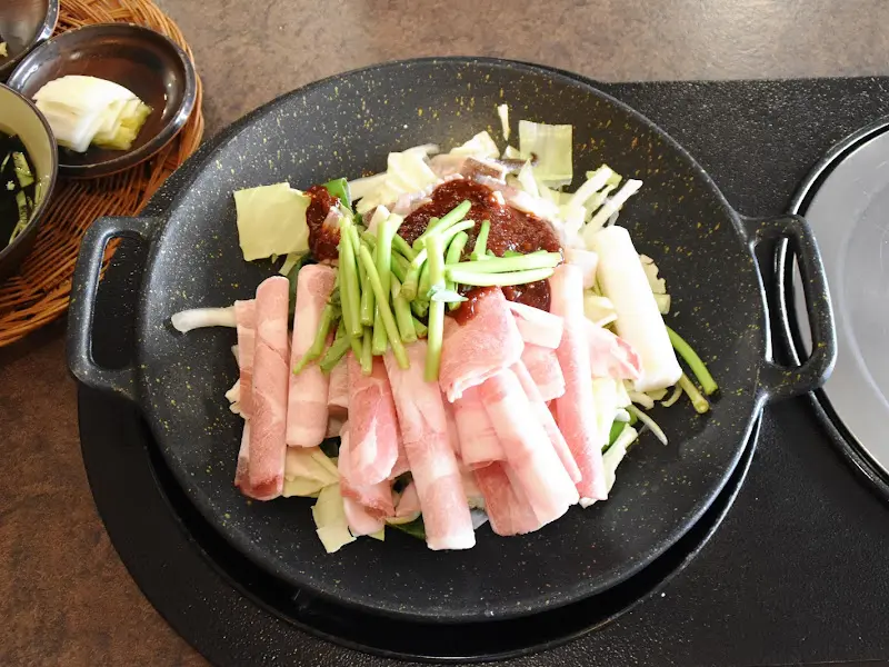 오덕장의 오징어 전골 재료