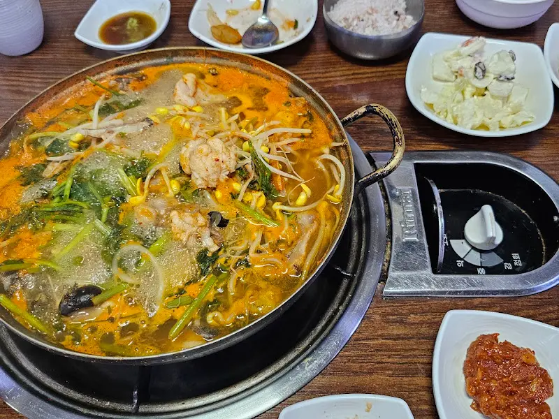 푸짐한 아귀탕 한 상 차림