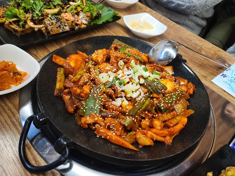 맛깔스러운 닭볶음탕
