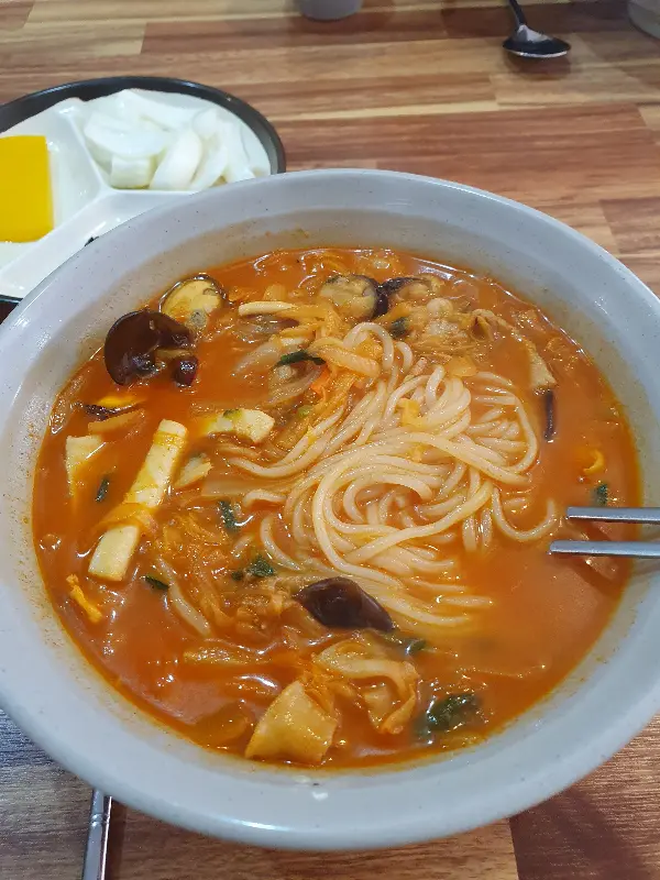 짬뽕과 단무지