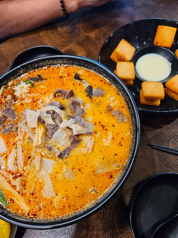 마라탕 국물이 듬뿍 담긴 모습