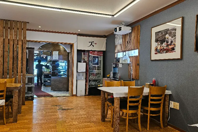 제주할망횟집 내부 모습