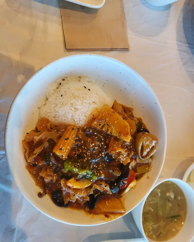 맛깔스러운 마파두부밥