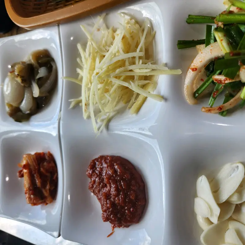 다채로운 밑반찬