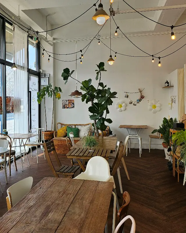 아늑한 분위기의 슈가럼프 내부