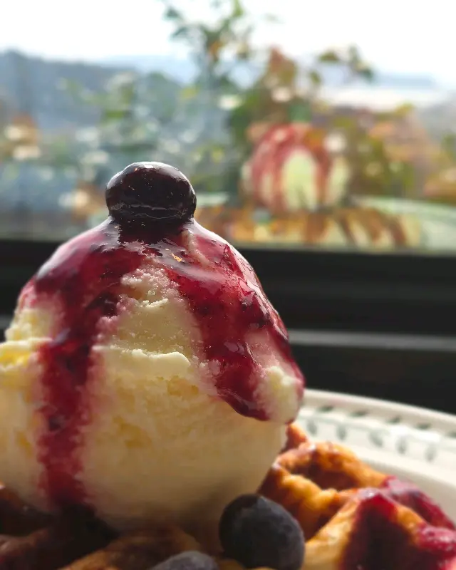 블루베리 크로플 아이스크림