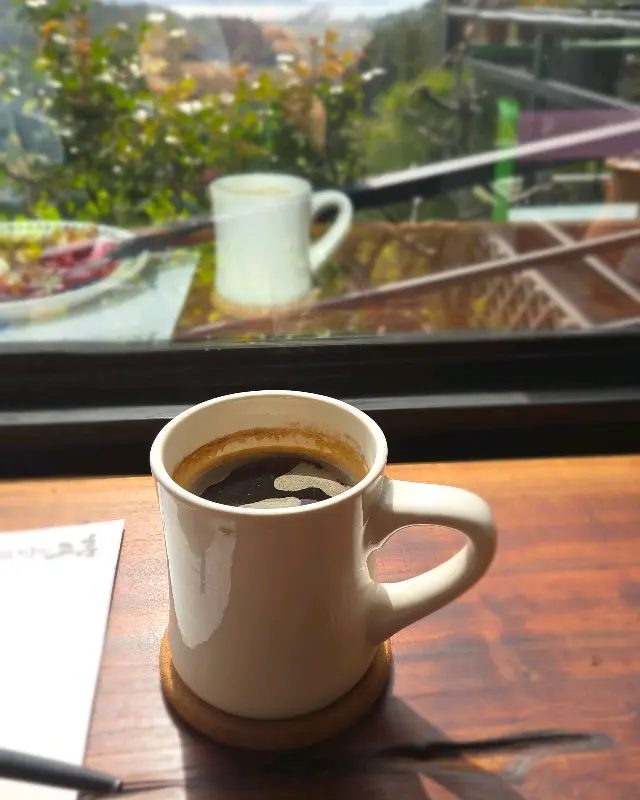 커피와 풍경