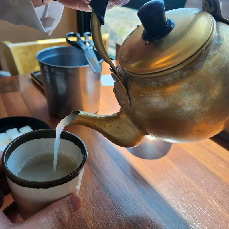 구수한 맛이 일품인 온육수