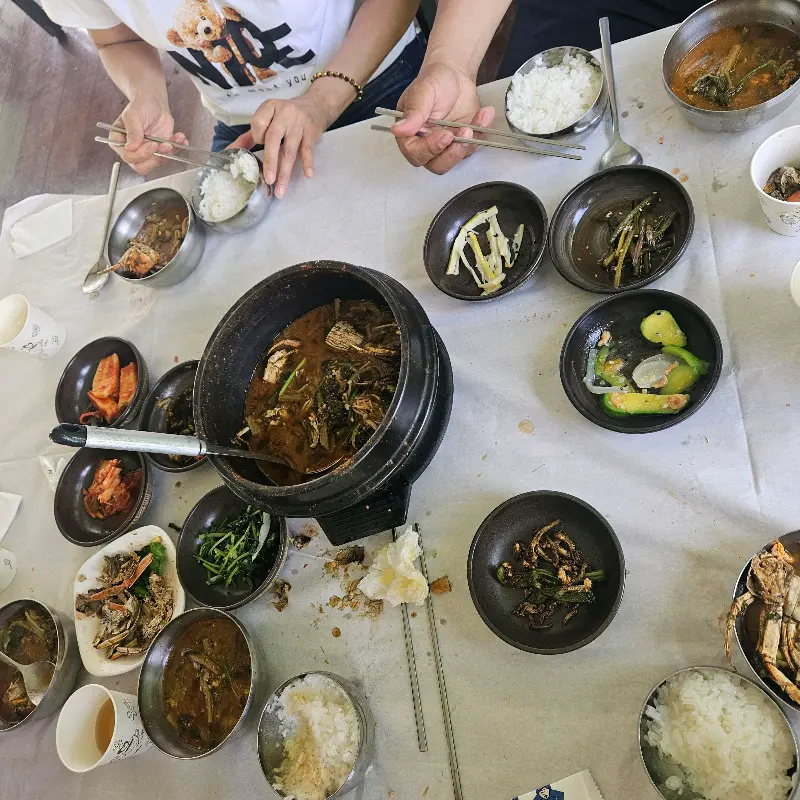 용궁산장의 푸짐한 밑반찬