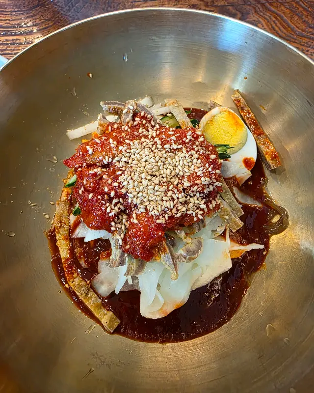 또 다른 섞어밀면의 모습