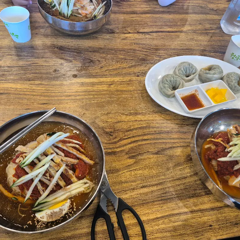 깔끔한 테이블 세팅