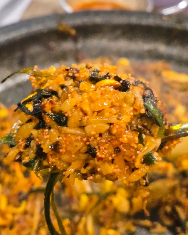 숟가락을 멈출 수 없는 볶음밥