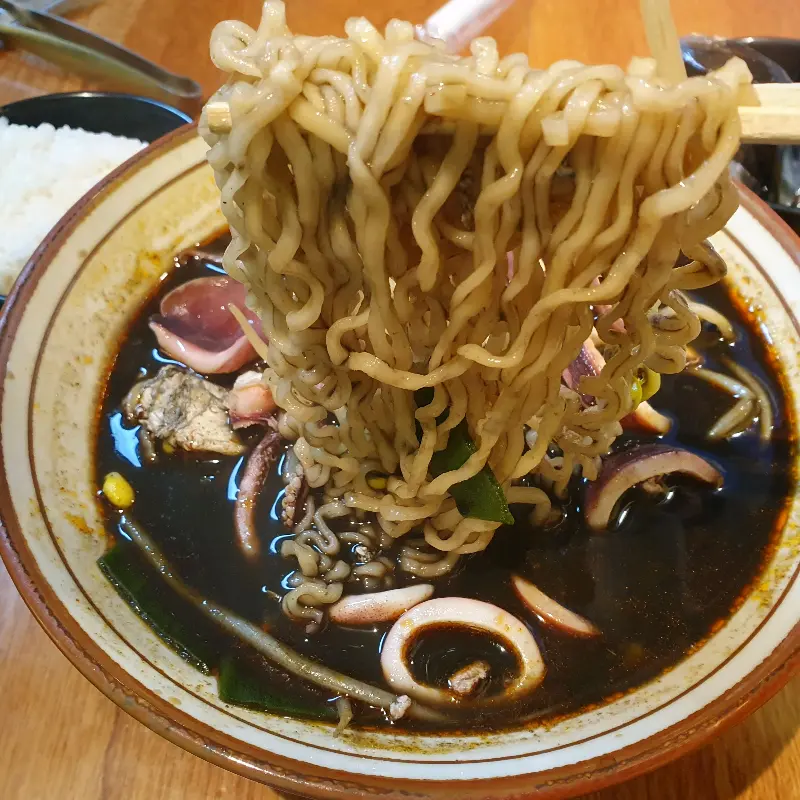 독도스낵 통오징어먹물라면 면