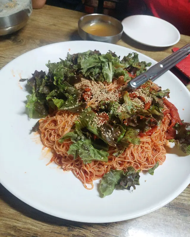 가오리 비빔국수의 모습