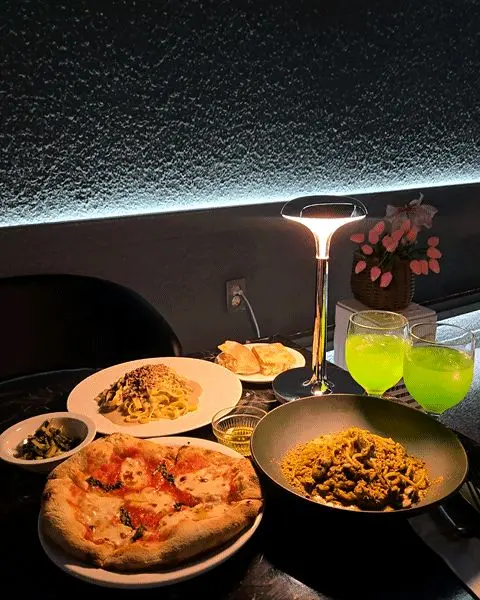 피스타치오 파스타와 마르게리따 피자