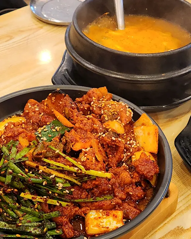 제육볶음과 된장찌개