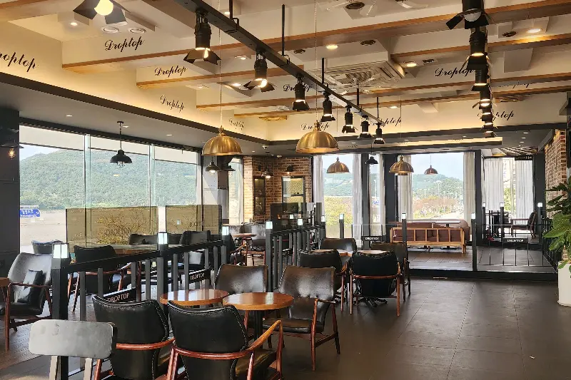 카페 내부 모습