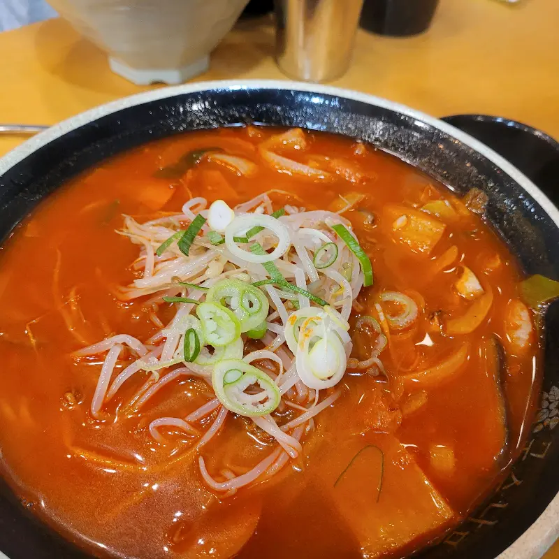 얼큰한 국물이 매력적인 짬뽕