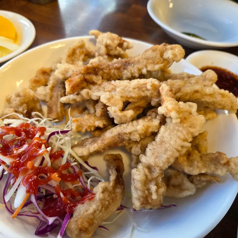 갓 튀겨져 나온 듯한 탕수육