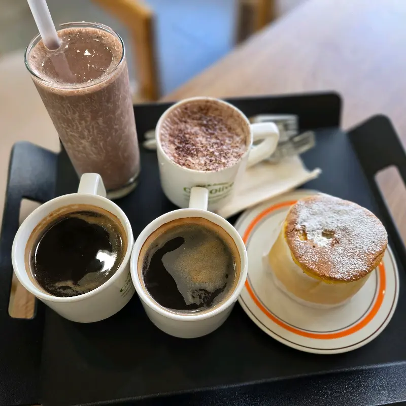 땅콩크림라떼와 스콘