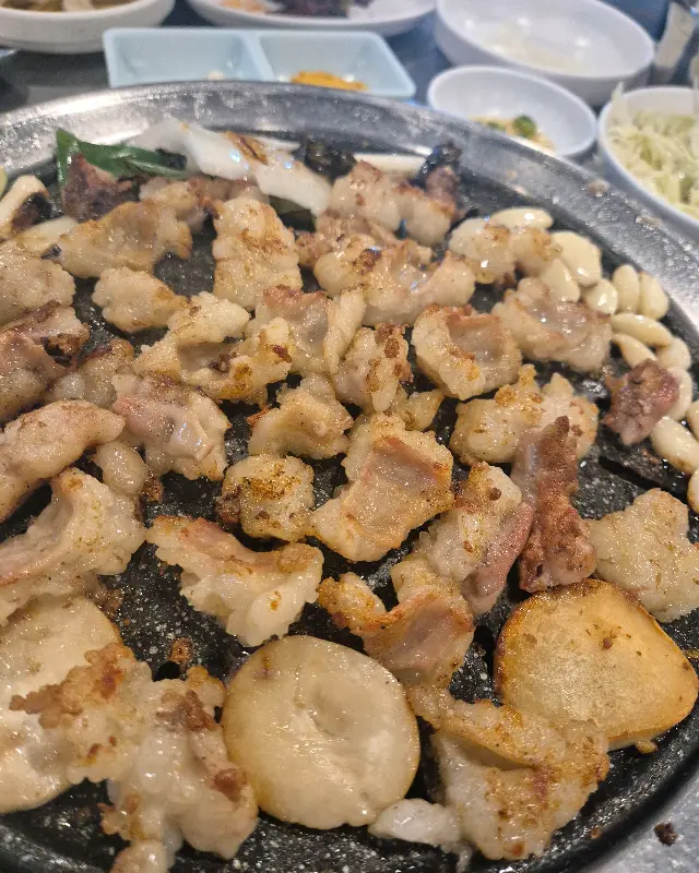 잘 구워진 곱창