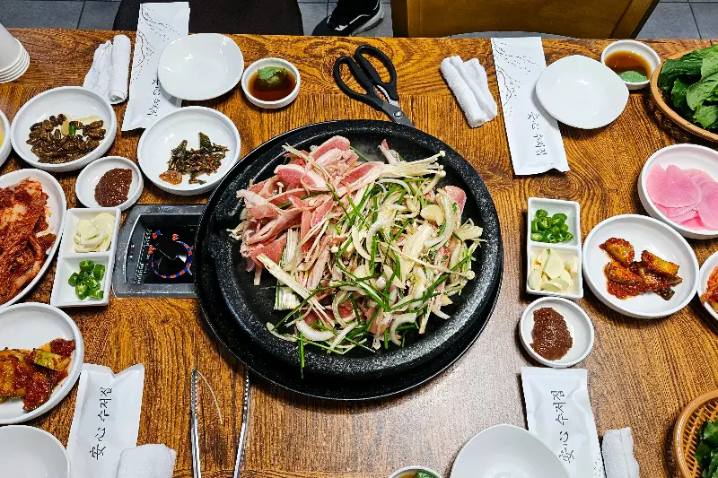 오리불고기 한 상 차림