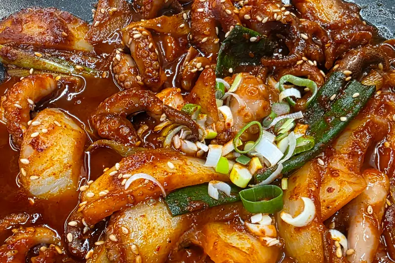 매콤한 양념이 일품인 쭈꾸미 볶음