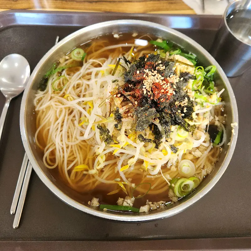 비빔국수와 멸치국수