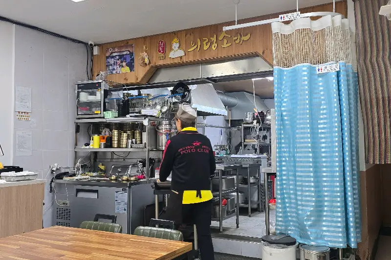 의령소바 하동점 내부