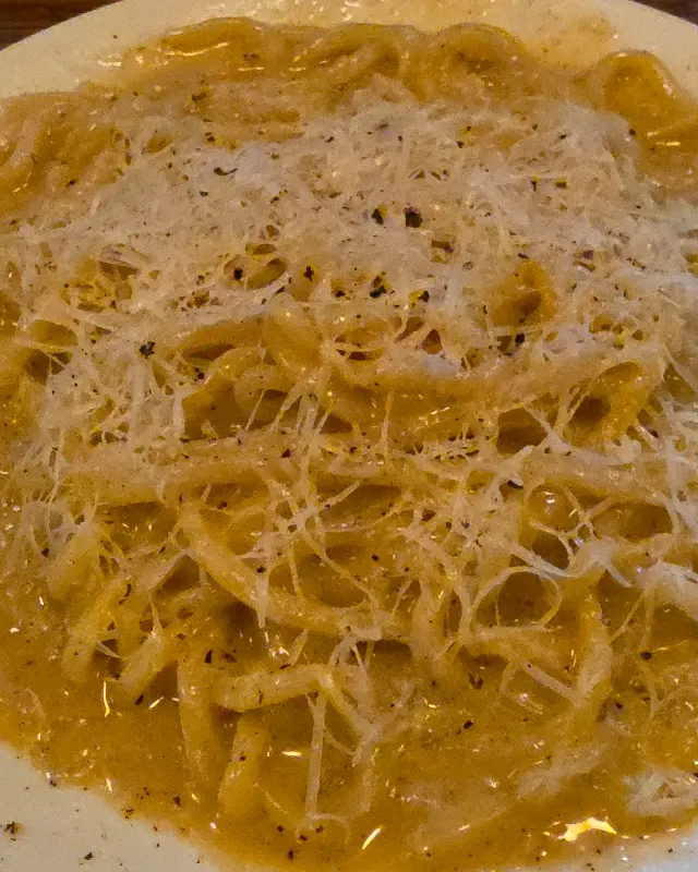 카치오 에 페페 면