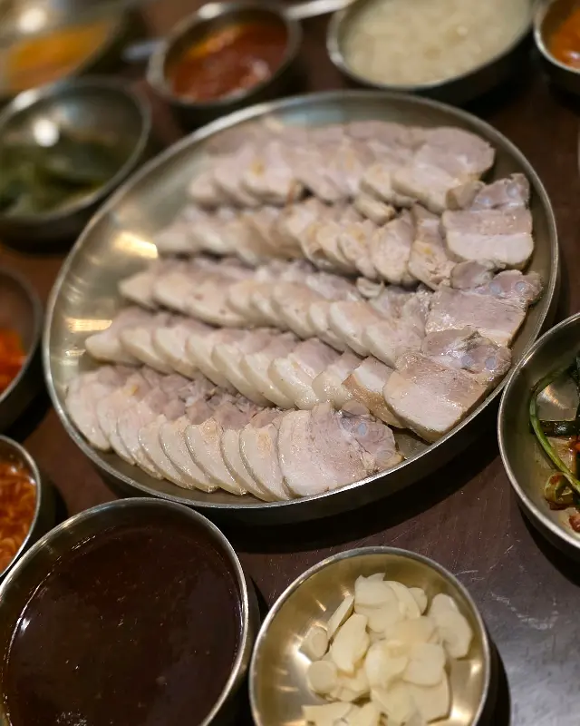 푸짐한 족발 한 상