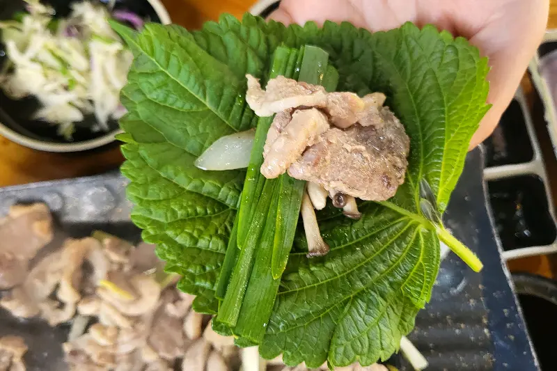 푸짐하게 차려진 한 상