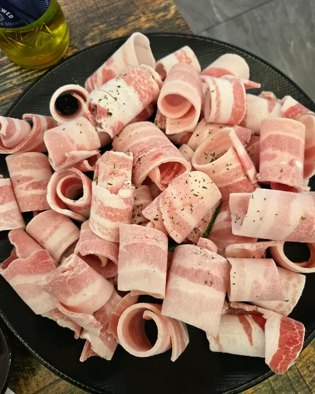 신선함이 느껴지는 대패삼겹살