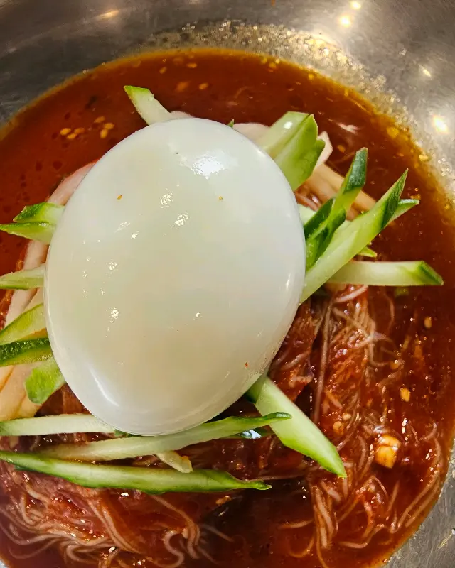 후식으로 제공되는 물냉면