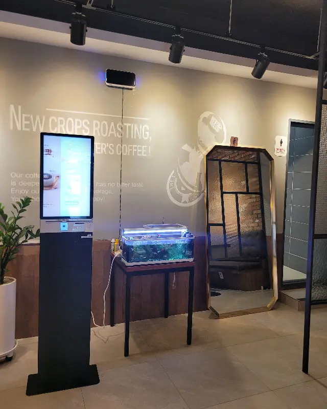 카페 내부 인테리어