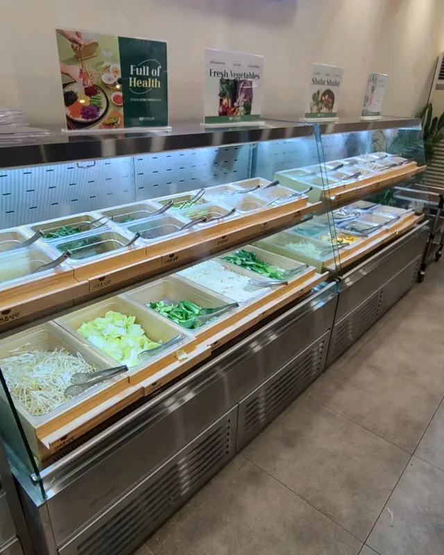 샐러드바 신선 코너