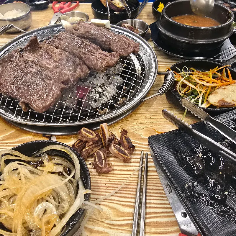 맛있게 구워진 고기