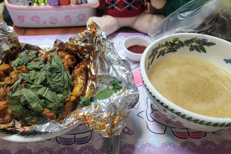 포장해 온 곱창볶음